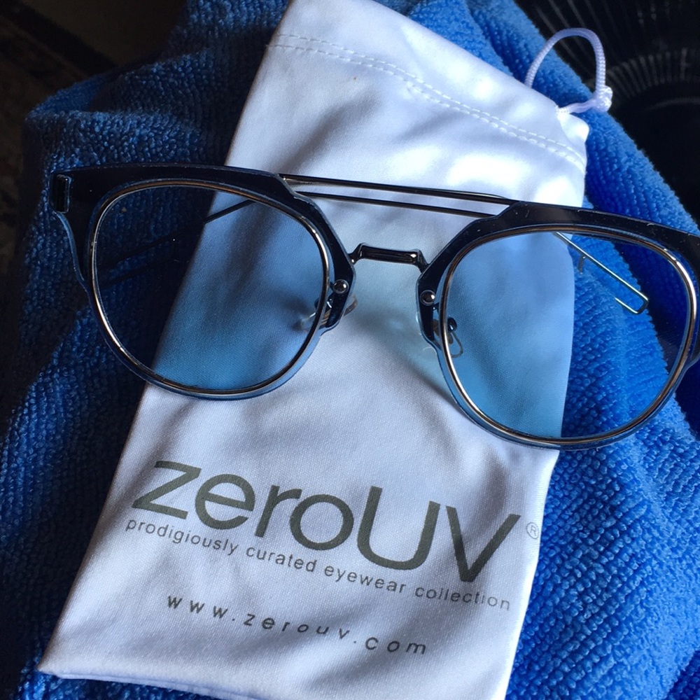 Zero UV eyewear/sunglasses NWOTw/ microfiber